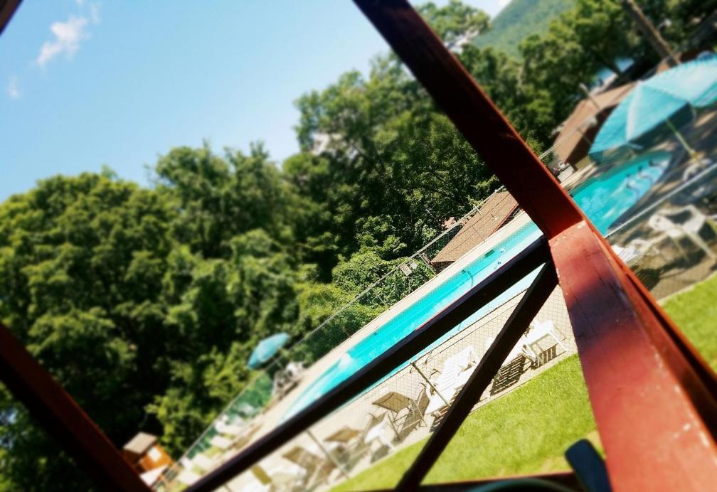 The Gold Eagle Villa Lake George Buitenkant foto