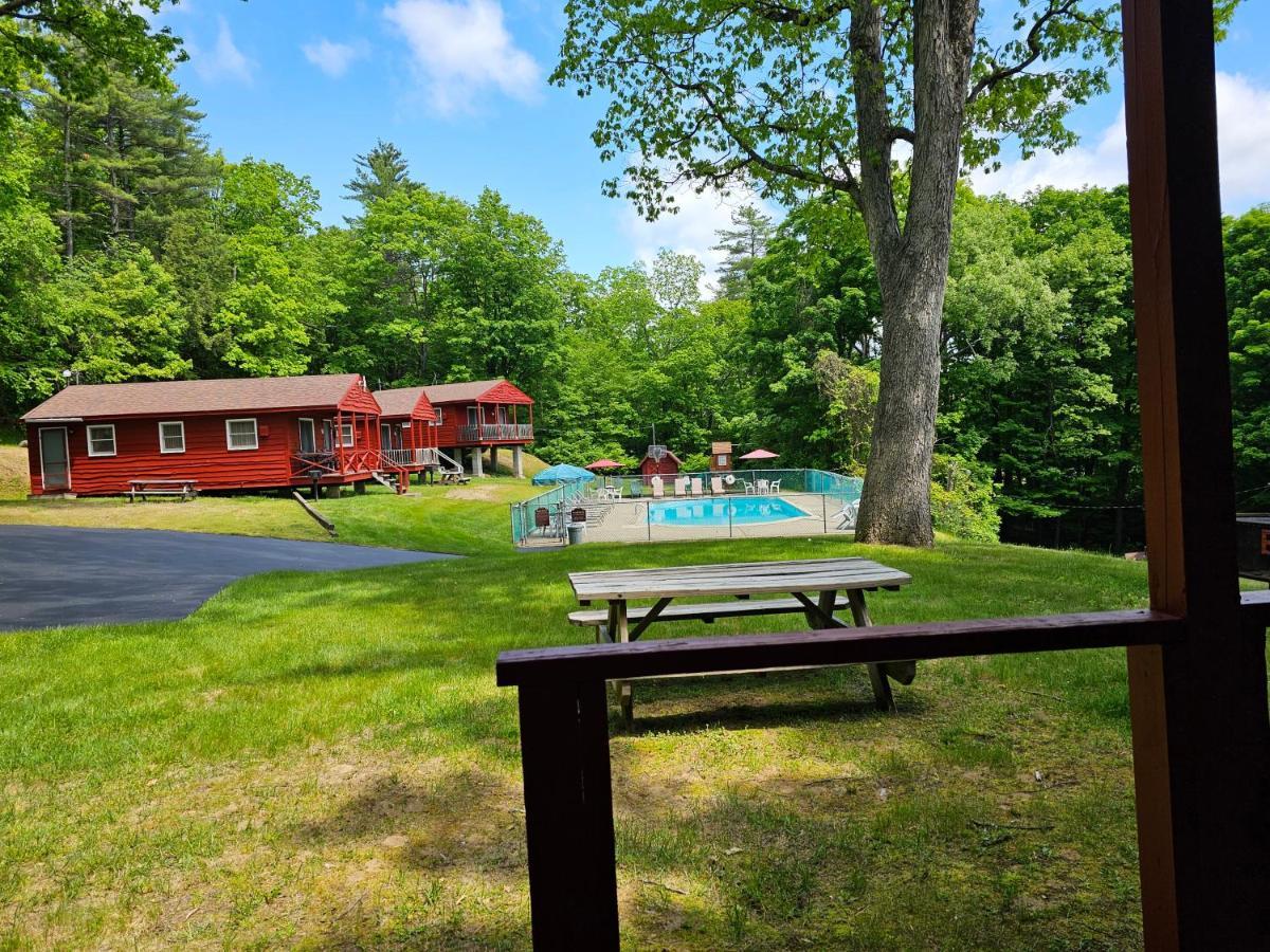 The Gold Eagle Villa Lake George Buitenkant foto